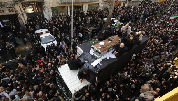 Folla a Teheran per funerali Rafsanjani