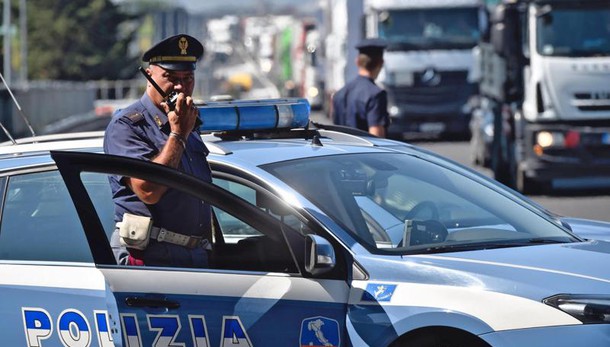 Spiati politici, due arresti