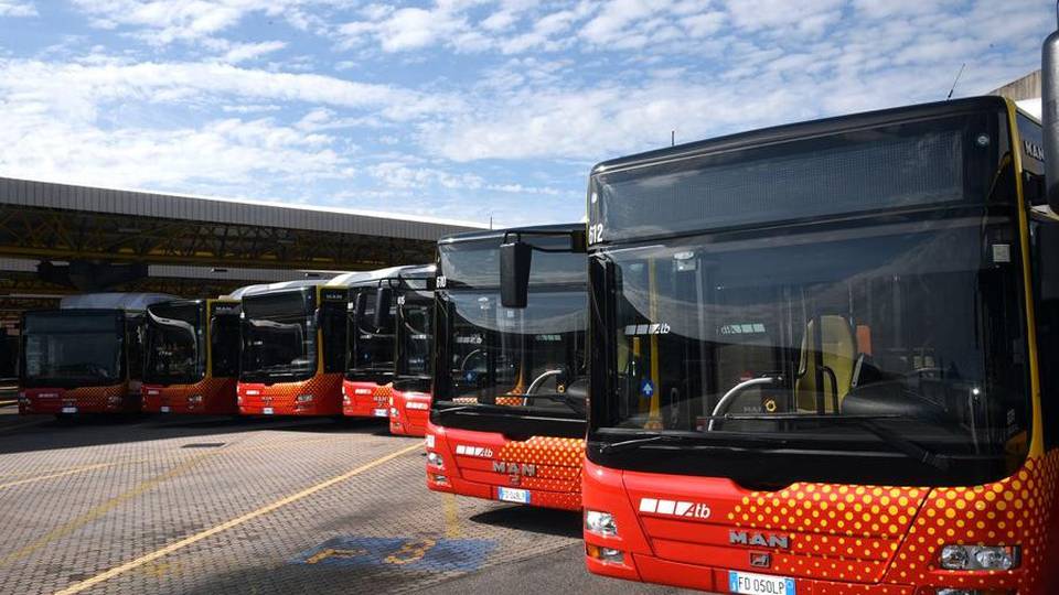 Bene il servizio, ma bus troppo affollati Atb promossa con voto «sette» Bene il servizio, ma bus troppo affollati Atb promossa con voto «sette»