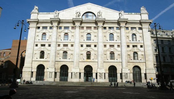 Borsa:apre debole -0,8%,occhi a Generali