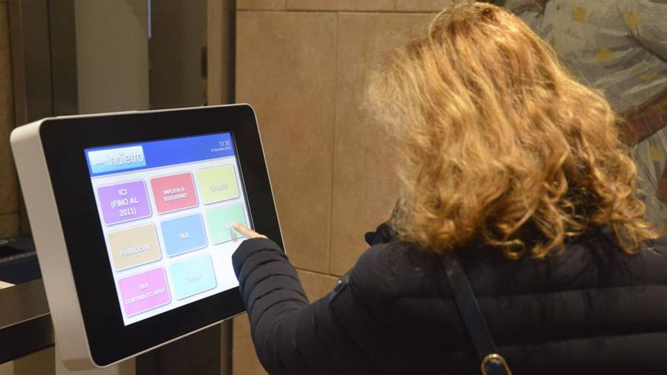 Pagare le tasse al bar? Si può La novità per snellire le code Pagare le tasse al bar? Si può La novità per snellire le code