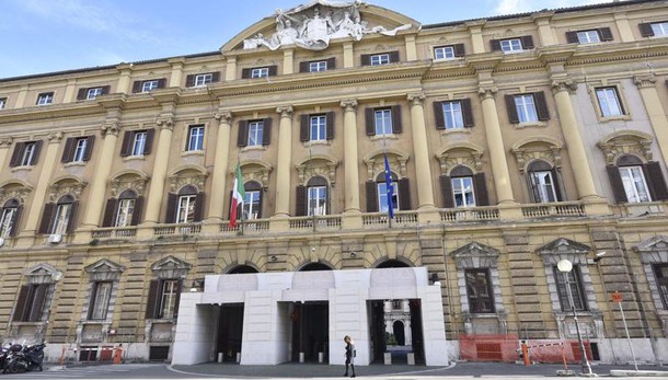 Ok asta Bot 6 mesi, tasso sale a -0,286%