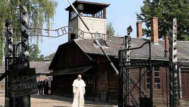 Papa, mai scordare lacrime vittime Shoah