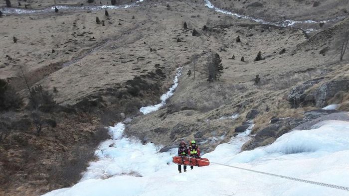 In missione sulla cascata di ghiaccio - foto Guarda l’esercitazione a ...