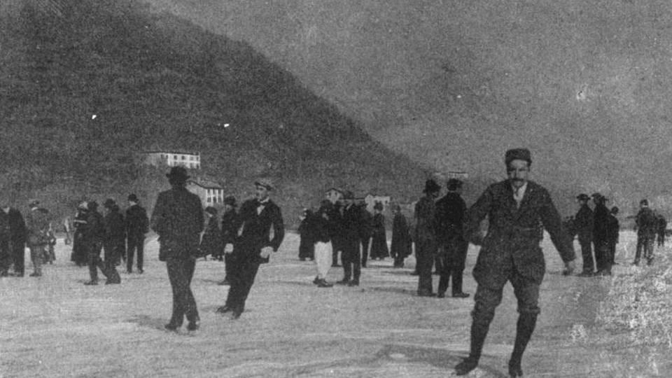 Il fascino pericoloso del lago ghiacciato L’Eco di Bergamo ne parlò già nel 1883 Il fascino pericoloso del lago ghiacciato L’Eco di Bergamo ne parlò già nel 1883