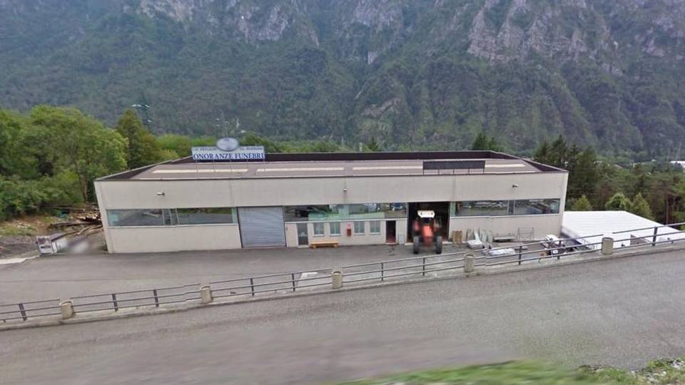 Infortunio mortale sul lavoro a Valnegra Schiacciato dalla ruspa un 47enne Infortunio mortale sul lavoro a Valnegra Schiacciato dalla ruspa un 47enne