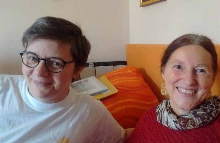 Cecilia Mangili (a destra) con l'amica Angela Curti