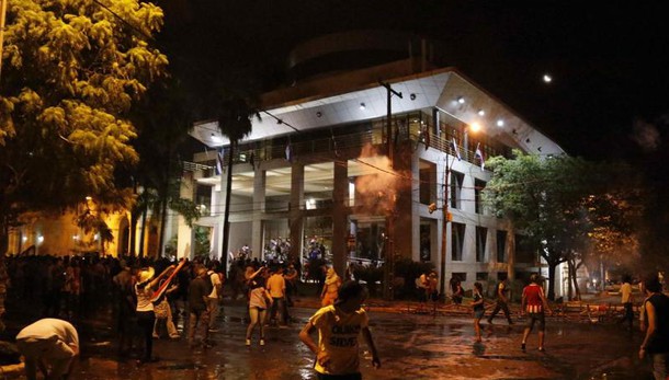 Paraguay: almeno un morto in proteste