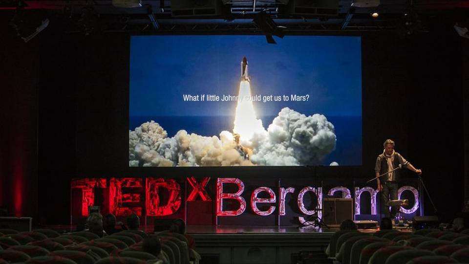 Grande successo per TEDxBergamo «It’s time to...» condividere l’innovazione Grande successo per TEDxBergamo «It’s time to...» condividere l’innovazione