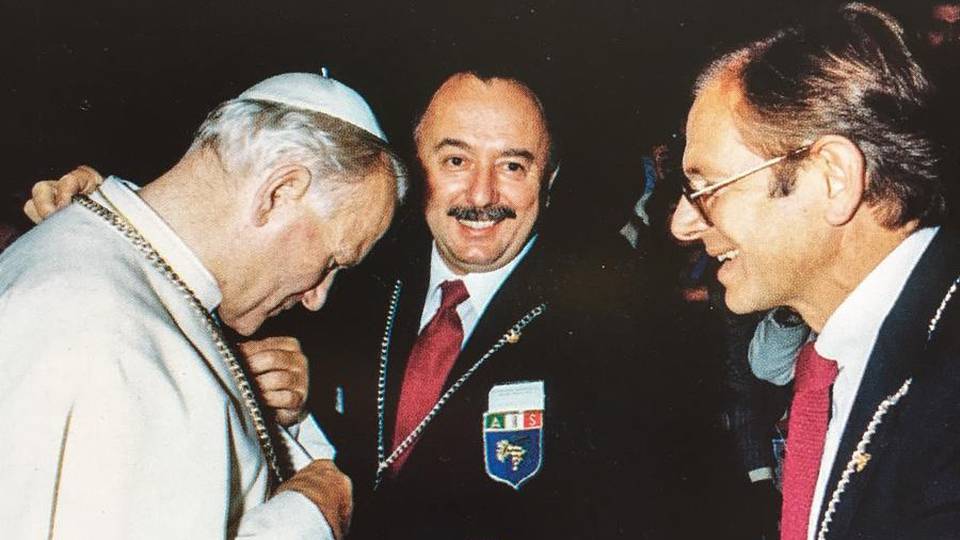 In un libro i ricordi dell’enologo Valentini «Nominai Wojtyla sommelier onorario» In un libro i ricordi dell’enologo Valentini «Nominai Wojtyla sommelier onorario»