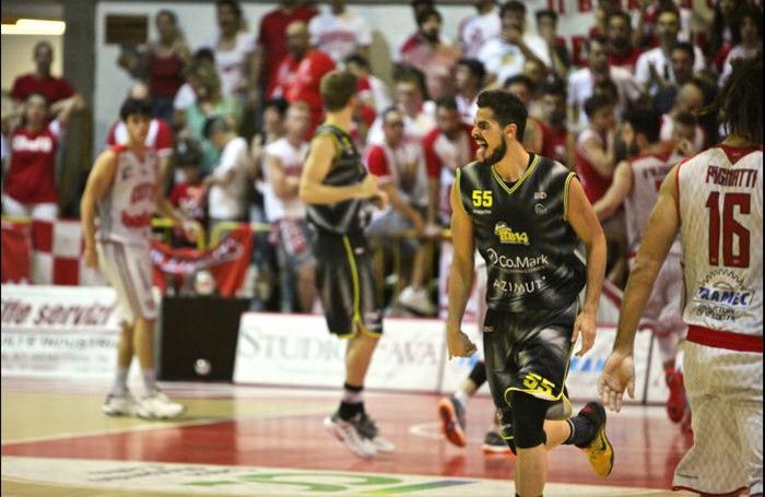 Basket serie B 2016/17 Gara3 fra Cento e Comark Bergamo - Rei Pullazi foto Prezioso Basket serie B 2016/17 Gara3 fra Cento e Comark Bergamo - Rei Pullazi foto Prezioso