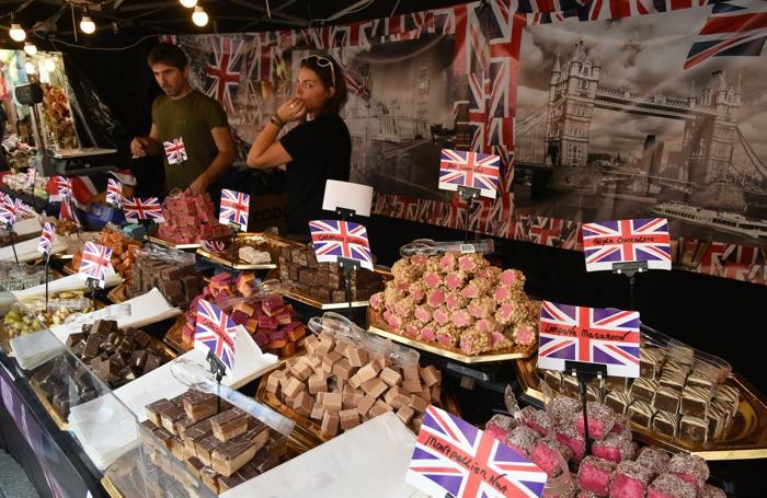 stand con prodotti inglesi alla fiera di Mercatanti sul sentierone a Bergamo