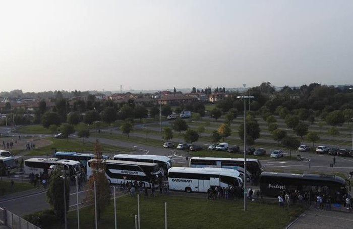I bus in partenza questa mattina dalla Fiera I bus in partenza questa mattina dalla Fiera