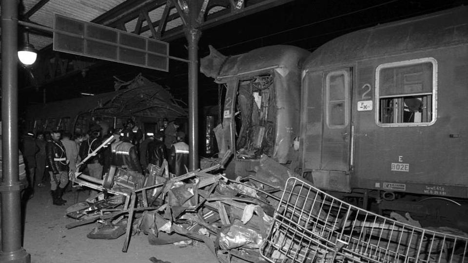 Strage del treno Giustizia ingiusta Strage del treno Giustizia ingiusta
