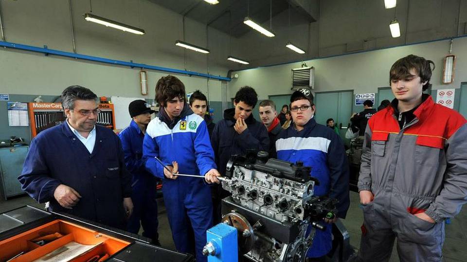 Bergamo e la formazione professionale 2250 studenti iscritti al primo anno di IeFP Bergamo e la formazione professionale 2250 studenti iscritti al primo anno di IeFP