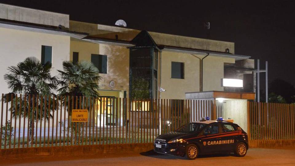 Zingonia, accoltellamento: tre denunciati «Faida» per motivi di spaccio di droga Zingonia, accoltellamento: tre denunciati «Faida» per motivi di spaccio di droga