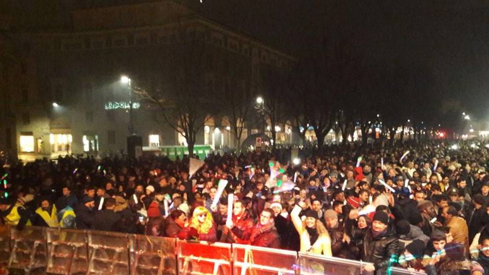 La pioggia non ferma il Capodanno Bergamo, in piazza 4 mila persone La pioggia non ferma il Capodanno Bergamo, in piazza 4 mila persone