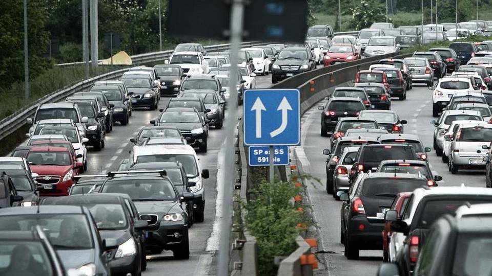 Incidente sull’Asse interurbano Traffico in tilt da Curno a Colognola Incidente sull’Asse interurbano Traffico in tilt da Curno a Colognola