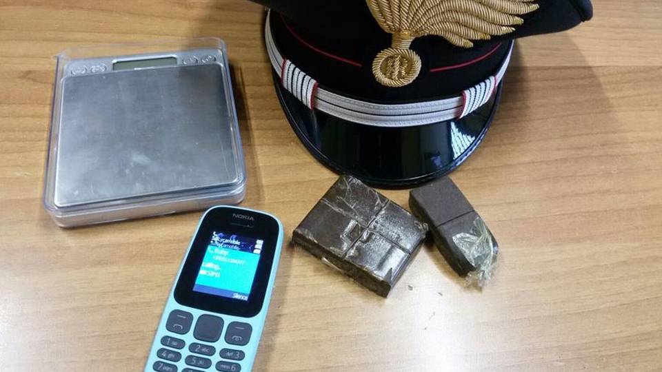 La droga negli slip, fermato in bici Arrestato 34enne in via Bonomelli La droga negli slip, fermato in bici Arrestato 34enne in via Bonomelli