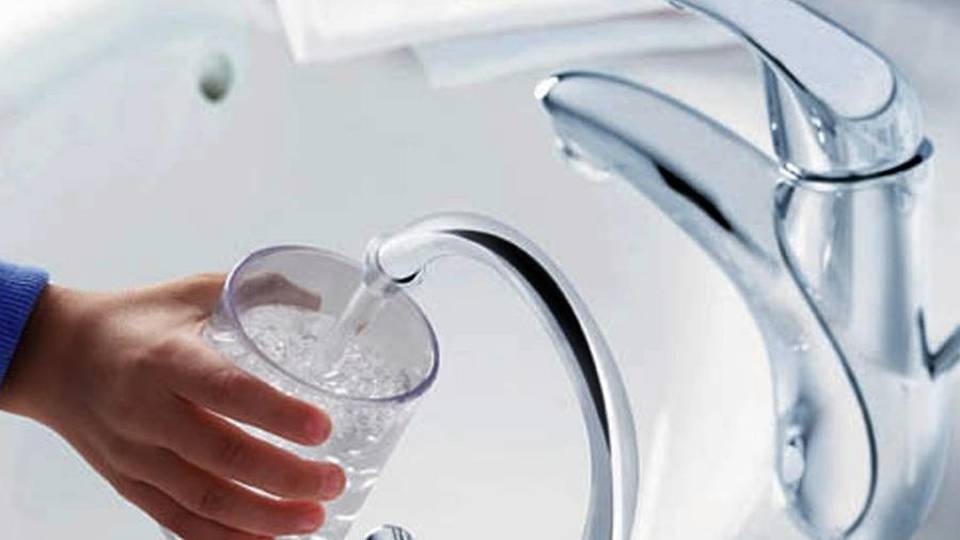 Acqua torbida dai rubinetti A Zogno vietato l’uso alimentare Acqua torbida dai rubinetti A Zogno vietato l’uso alimentare