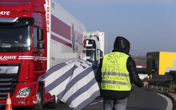 Le proteste in Francia tra esclusi e nuovi ricchi