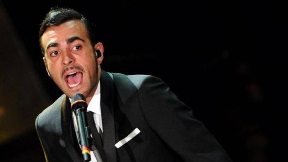 Marco Mengoni incontra i fan Il nuovo album a Oriocenter Marco Mengoni incontra i fan Il nuovo album a Oriocenter