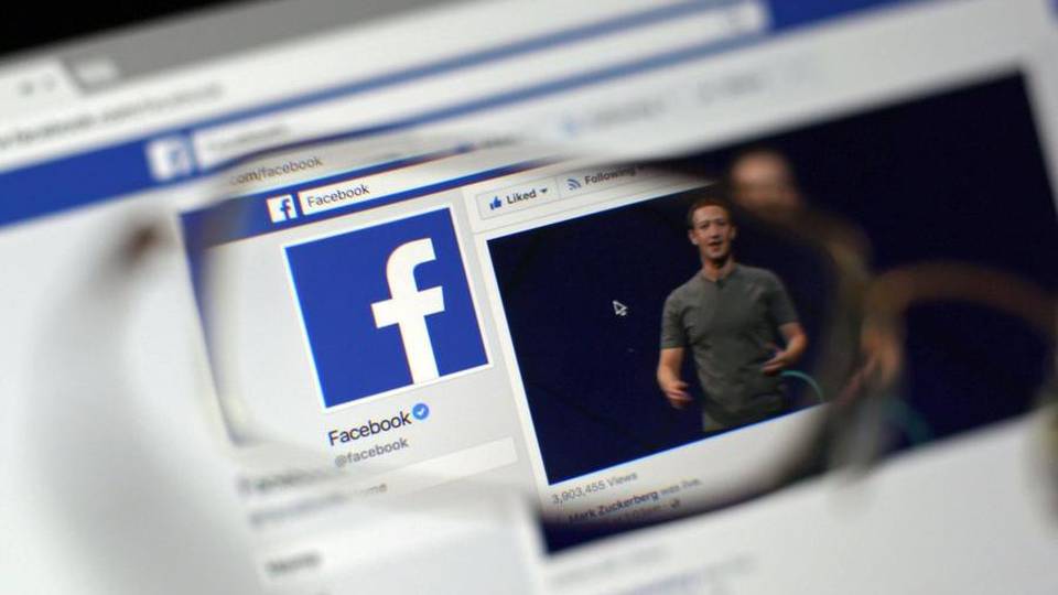 Facebook e il caso Cambridge Analytica I nostri dati in pericolo? Come proteggerli Facebook e il caso Cambridge Analytica I nostri dati in pericolo? Come proteggerli