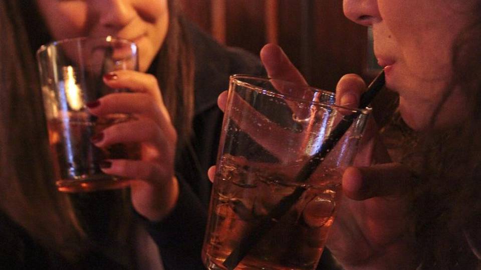 La Polizia dichiara guerra all’happy hour Controlli per chi guida dopo troppi spritz La Polizia dichiara guerra all’happy hour Controlli per chi guida dopo troppi spritz