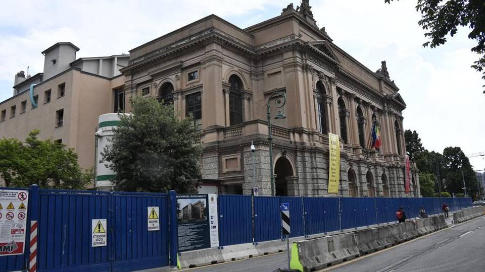 Lavori imprevisti al Teatro Donizetti Il conto è di 400 mila euro Lavori imprevisti al Teatro Donizetti Il conto è di 400 mila euro