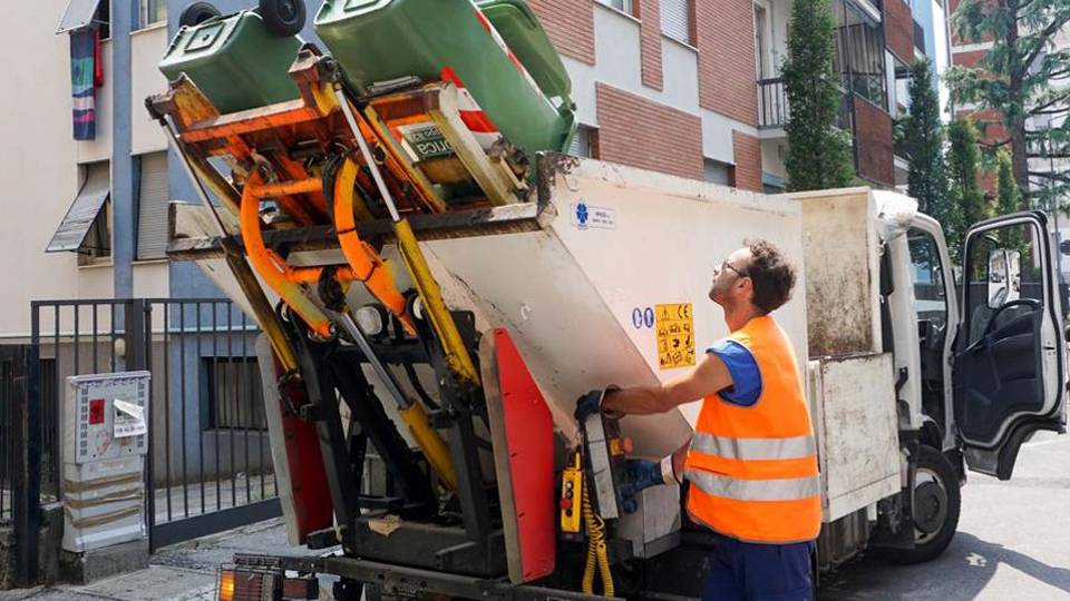 Tariffa rifiuti, si paga anche on line Ecco come accedere al nuovo servizio Tariffa rifiuti, si paga anche on line Ecco come accedere al nuovo servizio