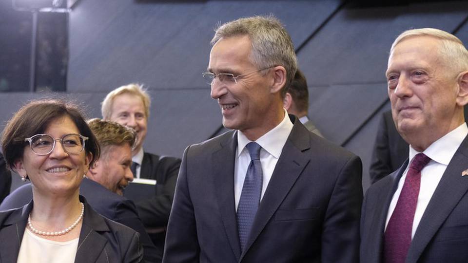 Ministro Difesa Trenta, Nato sia più flessibile, inizi a guardare anche a Sud Ministro Difesa Trenta, Nato sia più flessibile, inizi a guardare anche a Sud