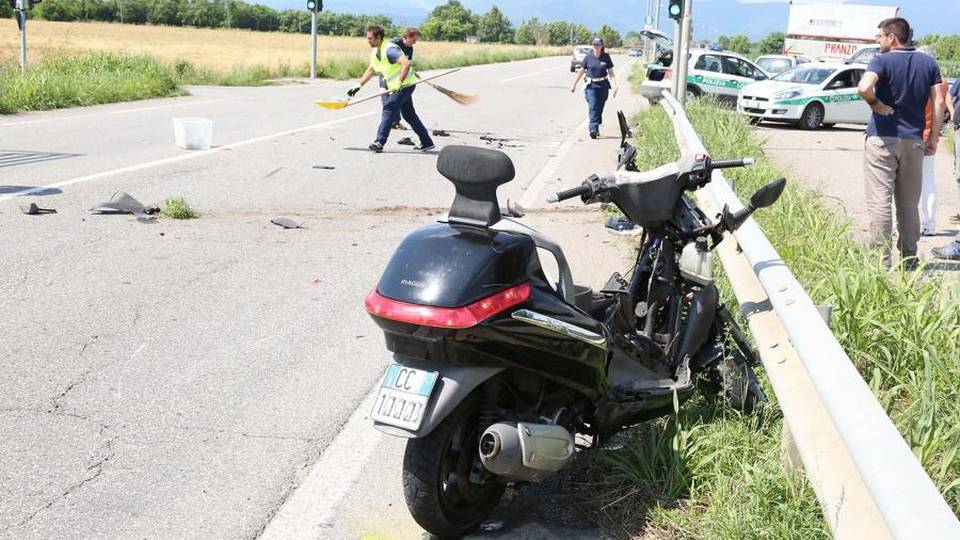 Furgone contro scooter a Mornico Grave 72enne, in ospedale con l’elicottero Furgone contro scooter a Mornico Grave 72enne, in ospedale con l’elicottero