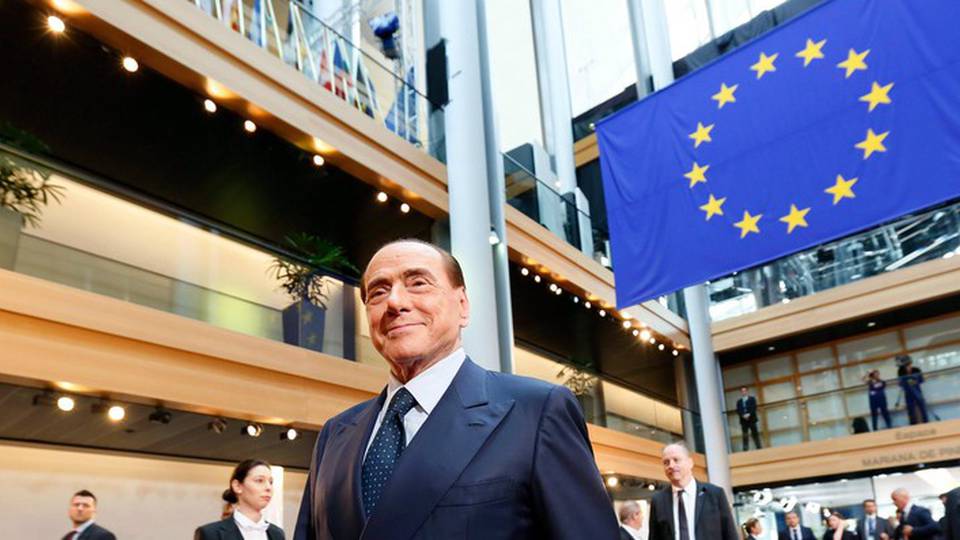 Corte Strasburgo, governo risarcisce tv Berlusconi Corte Strasburgo, governo risarcisce tv Berlusconi