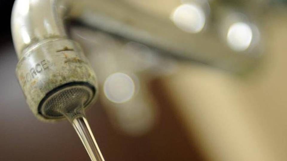 Bollette acqua, tariffe bloccate Tra le più basse d’Italia a 1,17 euro al m³ Bollette acqua, tariffe bloccate Tra le più basse d’Italia a 1,17 euro al m³