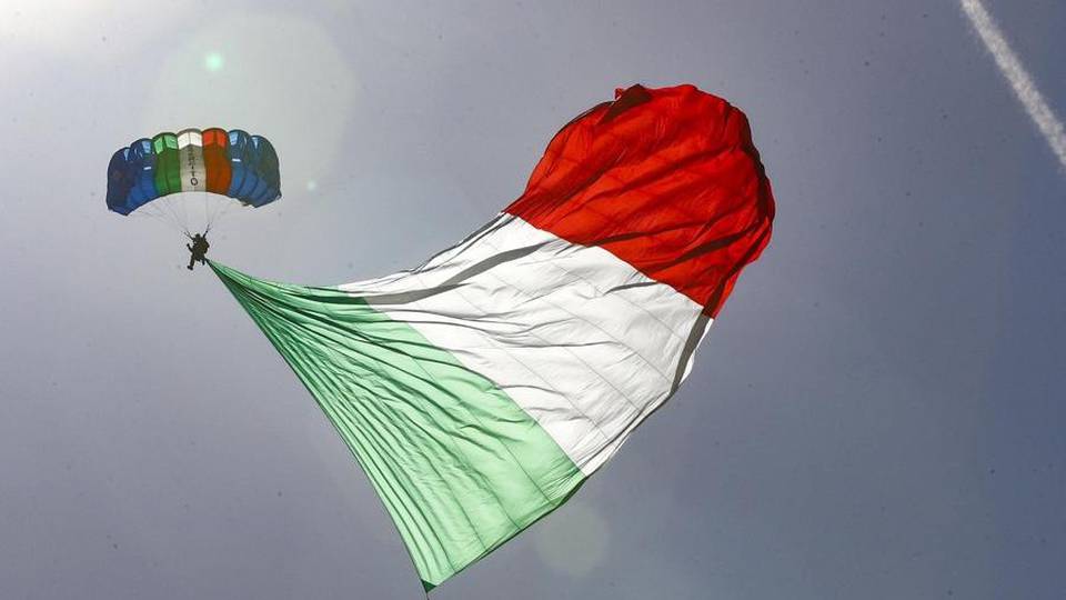 Le cadute di costume e i valori comuni Le cadute di costume e i valori comuni