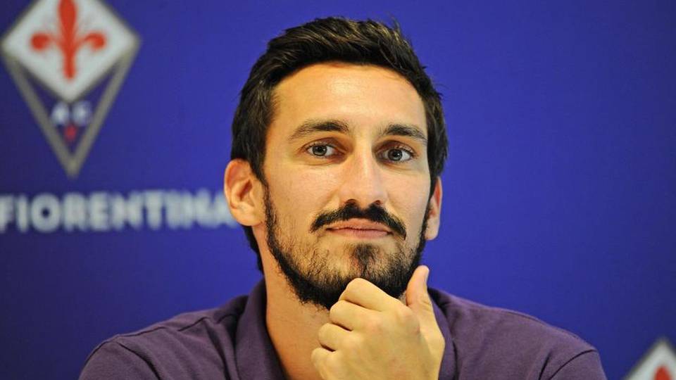 Nuova perizia sulla morte di Astori Il giocatore non morì nel sonno Nuova perizia sulla morte di Astori Il giocatore non morì nel sonno