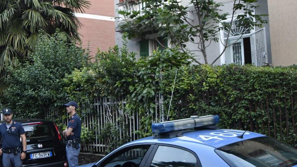 Bergamo, bimbo caduto dalla finestra I nonni: «È stata fatalità, noi sotto choc» Bergamo, bimbo caduto dalla finestra I nonni: «È stata fatalità, noi sotto choc»