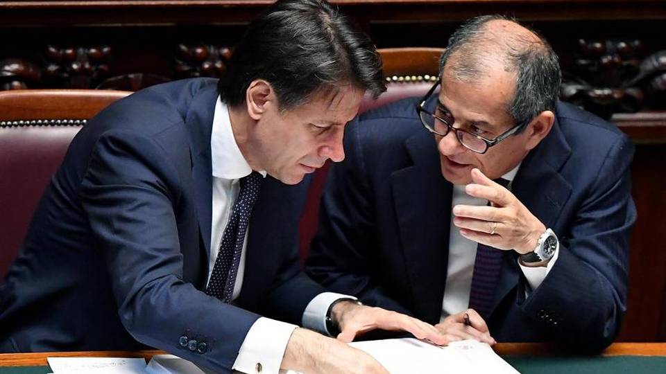 Ministro in bilico Equilibri fragili Ministro in bilico Equilibri fragili