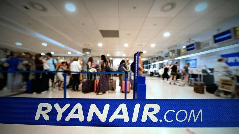 Orio, venerdì nero nei cieli europei Ryanair cancella 250 voli per lo sciopero Orio, venerdì nero nei cieli europei Ryanair cancella 250 voli per lo sciopero