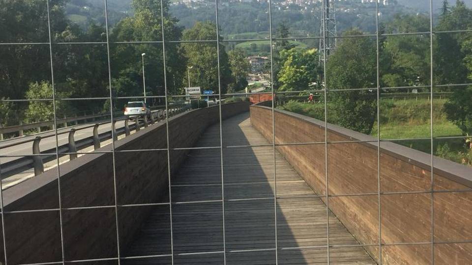 Usurati dal tempo e dalle intemperie Val Seriana, chiusi due ponti sulla ciclabile Usurati dal tempo e dalle intemperie Val Seriana, chiusi due ponti sulla ciclabile