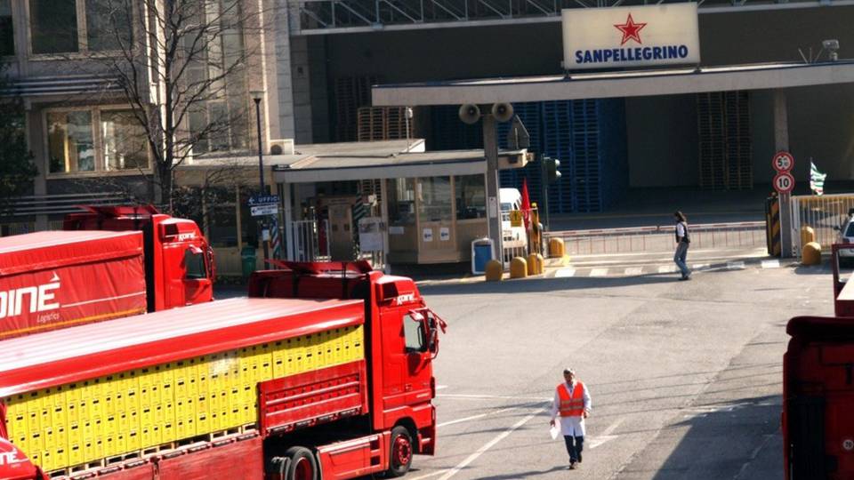 Nuova flotta di tir alimentati a metano La San Pellegrino si fa più «green» Nuova flotta di tir alimentati a metano La San Pellegrino si fa più «green»