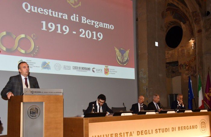L’intervento del rettore Morzenti. Poi, da sinistra: Federico Mazzei, Franco Gabrielli, Maurizio Auriemma e Roberto Pacchetti