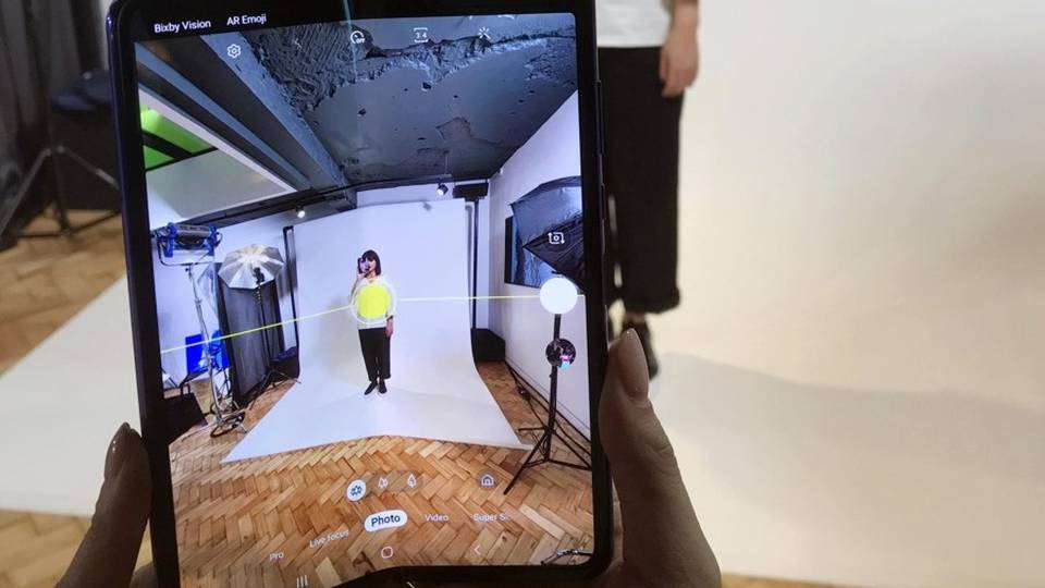 Smartphone pieghevole, difetti al display Rinviata l’uscita del «Galaxy Fold» Smartphone pieghevole, difetti al display Rinviata l’uscita del «Galaxy Fold»