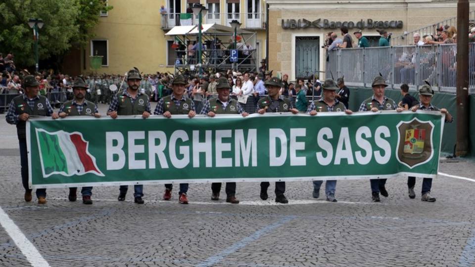 Alpini, c’è la guida per l’Adunata di Milano Le Penne nere festeggiano cent’anni Alpini, c’è la guida per l’Adunata di Milano Le Penne nere festeggiano cent’anni