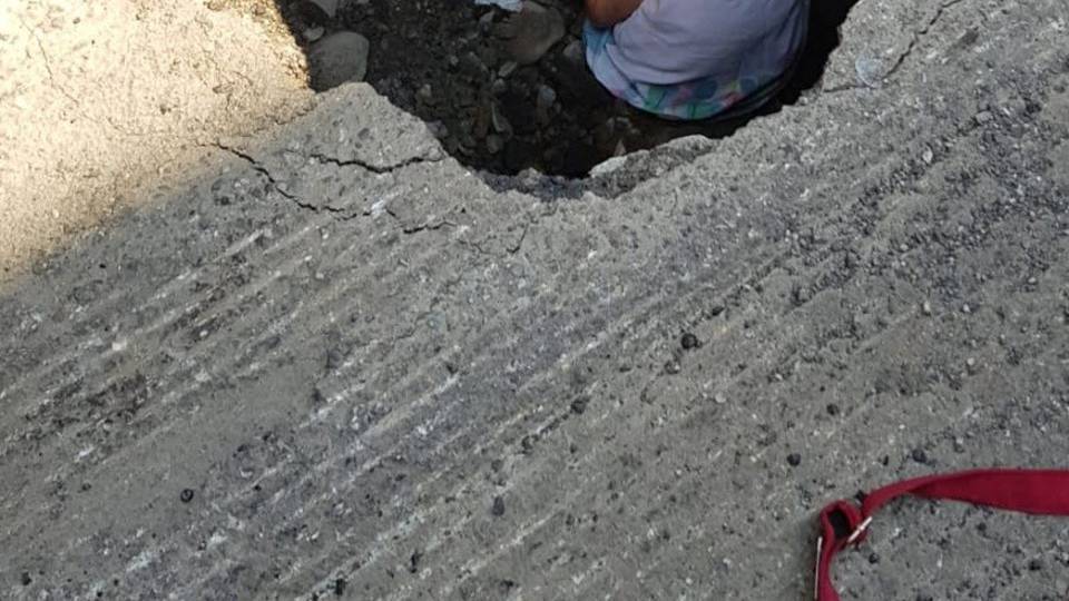 C’è un buco nell’asfalto a Gandino - Foto Incuriosita, 95enne guarda e cade C’è un buco nell’asfalto a Gandino - Foto Incuriosita, 95enne guarda e cade