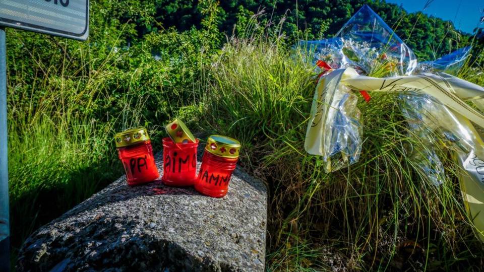Inseguito, fuggì e cadde in un dirupo Tre a processo per la morte di «Bara» Inseguito, fuggì e cadde in un dirupo Tre a processo per la morte di «Bara»