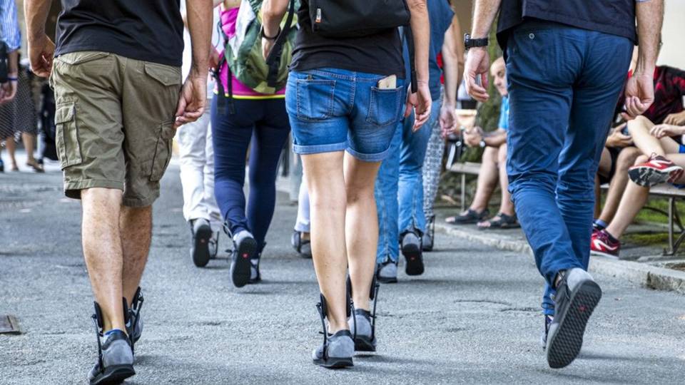Le sneaker con supporti e cuscinetto Il progetto è Made in Bergamo Le sneaker con supporti e cuscinetto Il progetto è Made in Bergamo