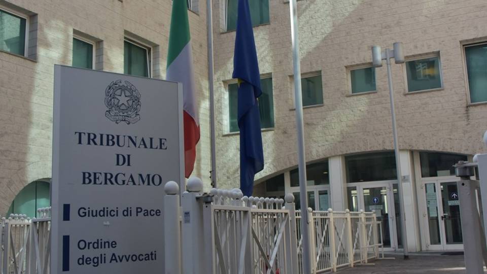 Abusi alla figlia 13enne della compagna Rapper condannato a 9 anni Abusi alla figlia 13enne della compagna Rapper condannato a 9 anni