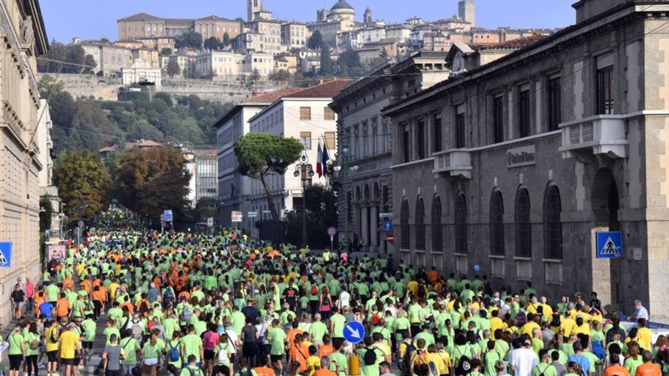 Quattro percorsi e festa sul Sentierone Domenica 15 c’è la StraBergamo Quattro percorsi e festa sul Sentierone Domenica 15 c’è la StraBergamo