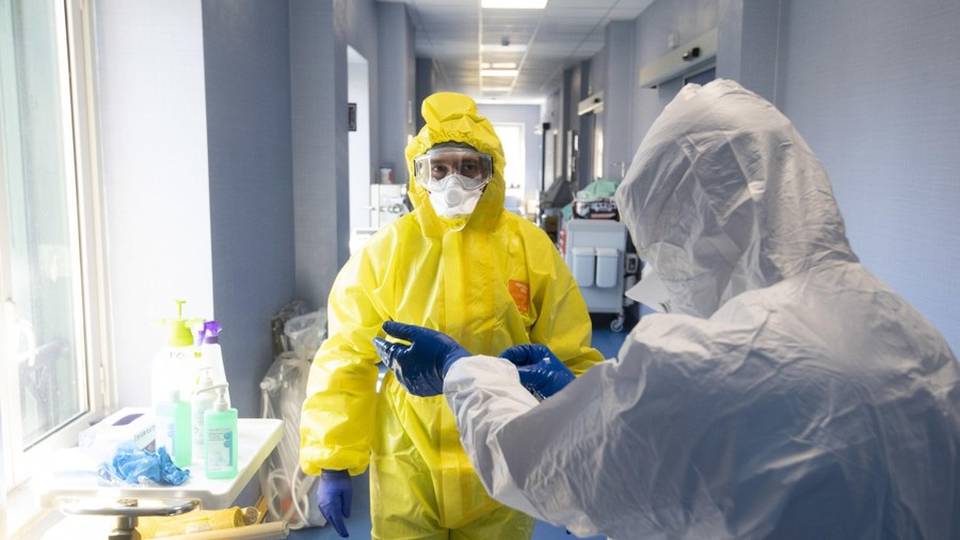 Il Covid «corre», due morti a Bergamo Gli ospedali si attivano ma non riducono Il Covid «corre», due morti a Bergamo Gli ospedali si attivano ma non riducono